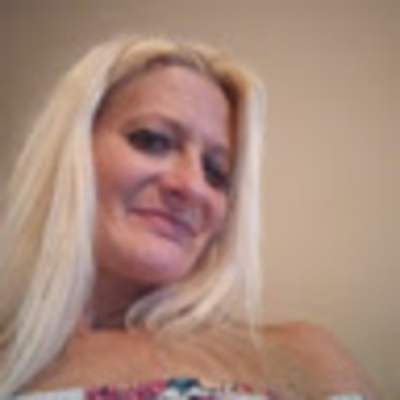 Meet your Posher, Christina - Picture 1 of 1